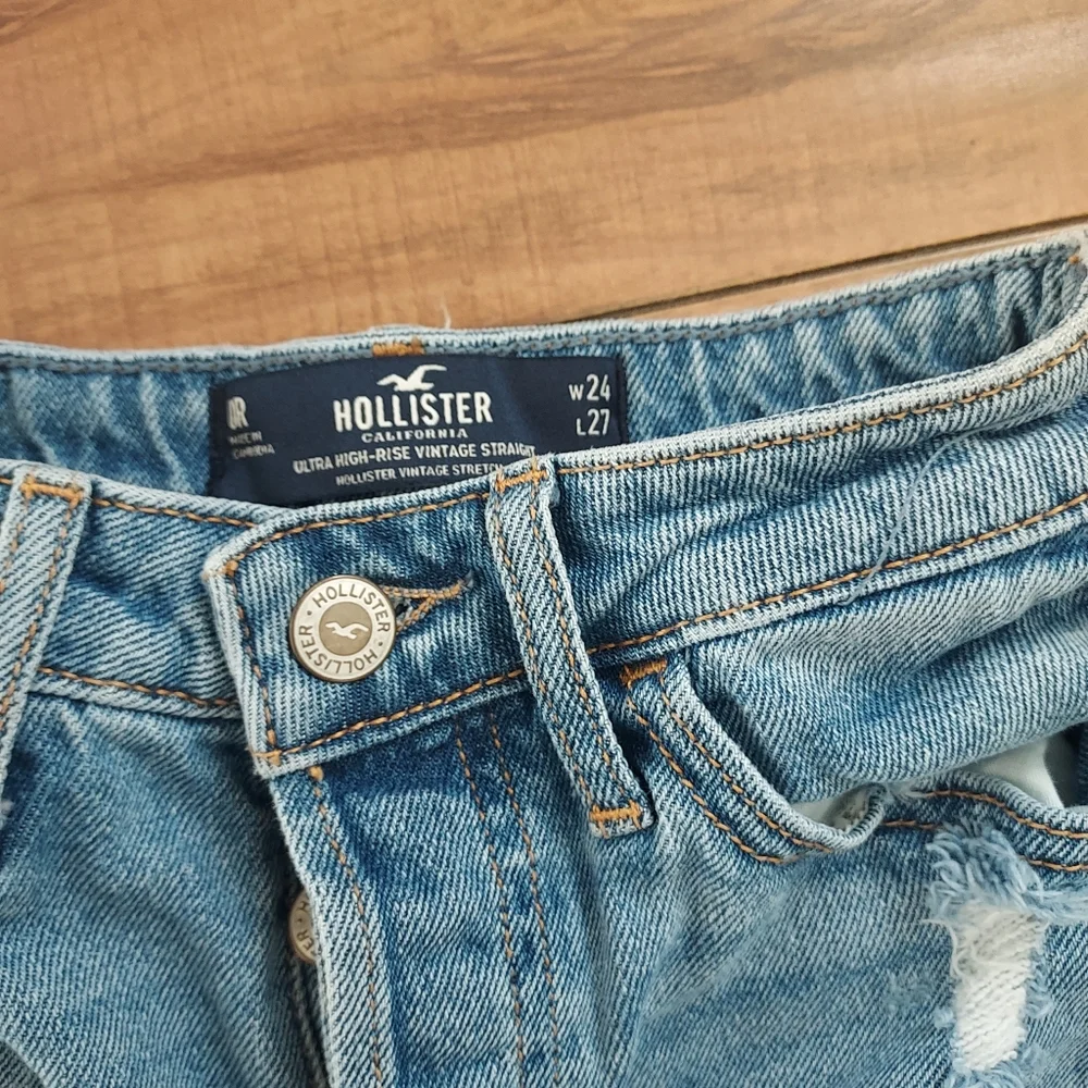 2 pairs Hollister Jeans - Picture 3 of 6